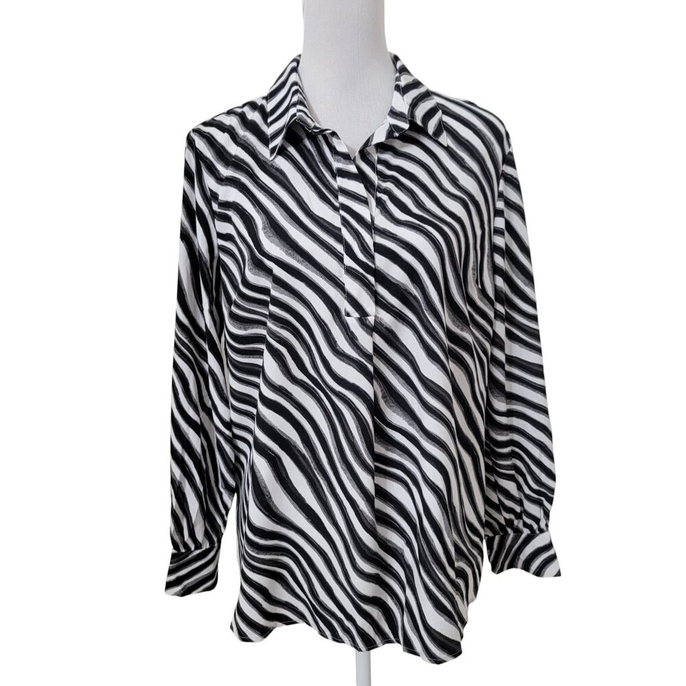 Investments Size M Black, White and Gray Zebra Pattern Popover Blouse